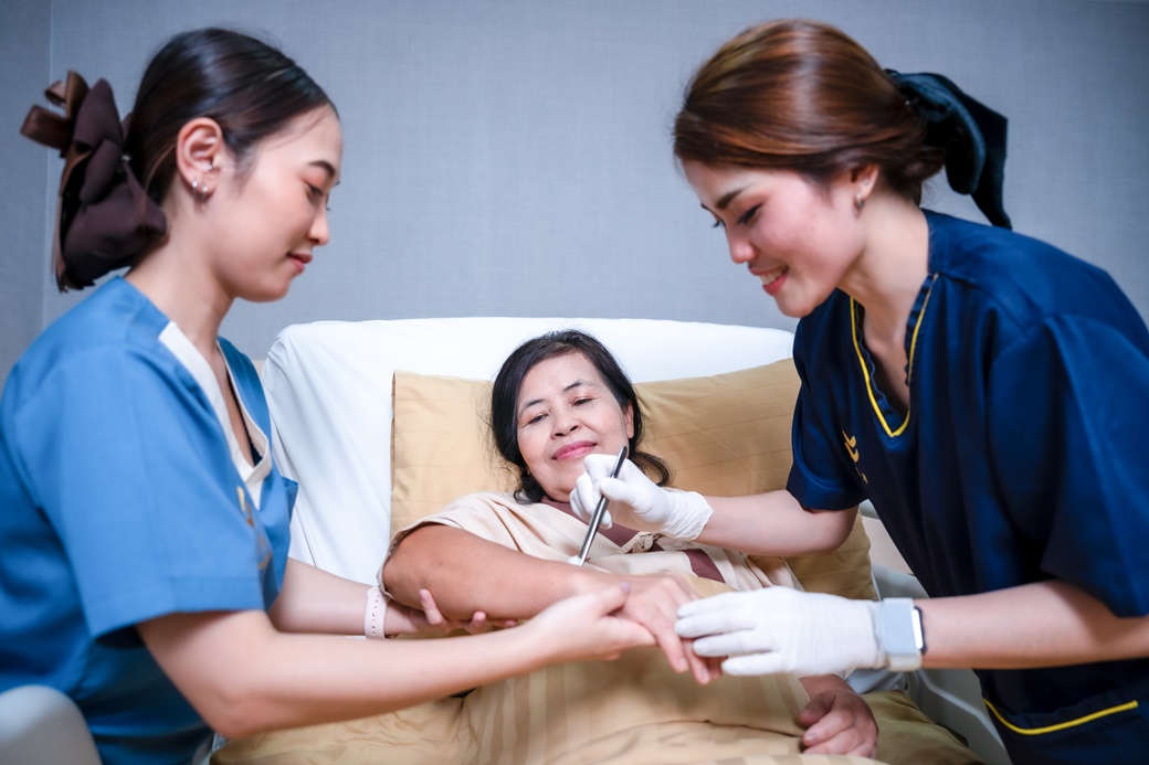 ศูนย์ฟื้นฟูผู้ป่วยโรคหลอดเลือดสมอง (Stroke)