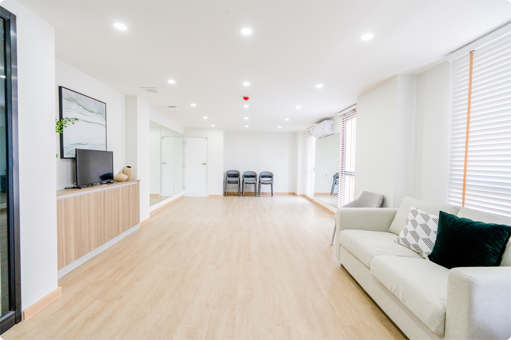 โรงพยาบาลกายภาพบำบัด คิน ออริจิ้น ตั้งอยู่ในซอยแบริ่ง 10 สุขุมวิท 107