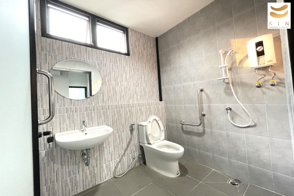 ห้องน้ำ ห้องพักเดี่ยว ศูนย์ดูแลผู้สูงอายุ เนอสซิ่งโฮม kin Nursing Home