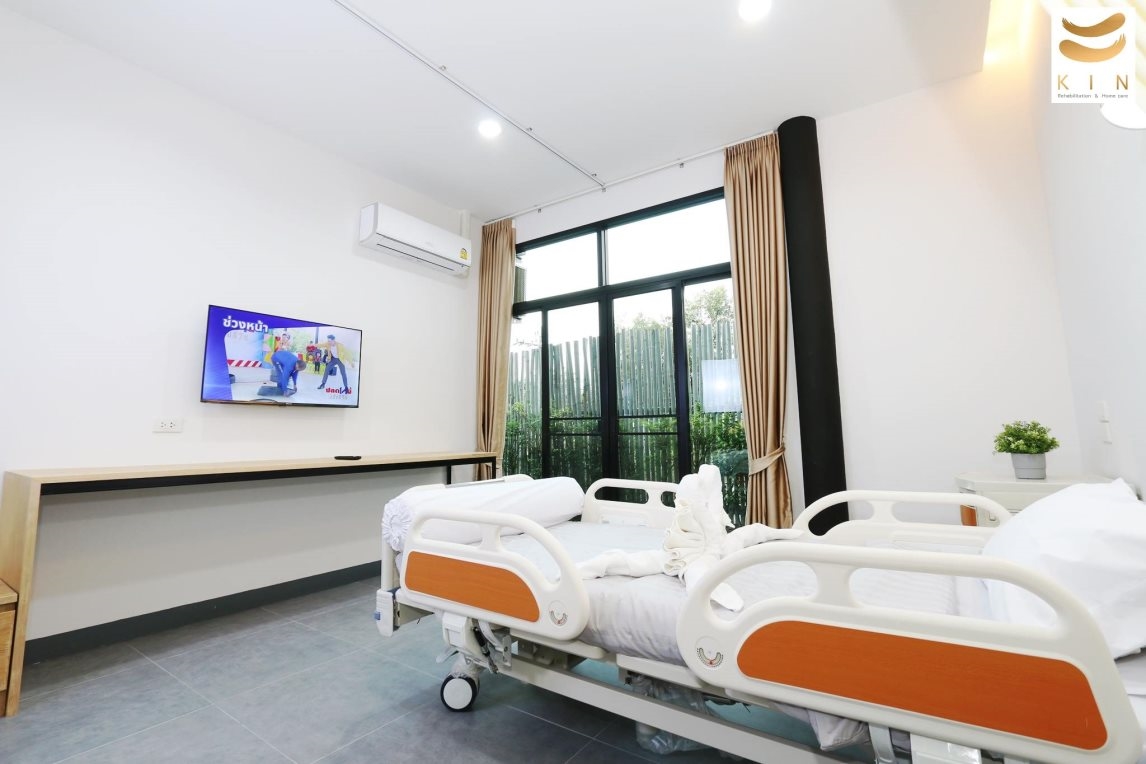 ห้องพักเดี่ยว ศูนย์ดูแลผู้สูงอายุ เนอสซิ่งโฮม kin Nursing Home